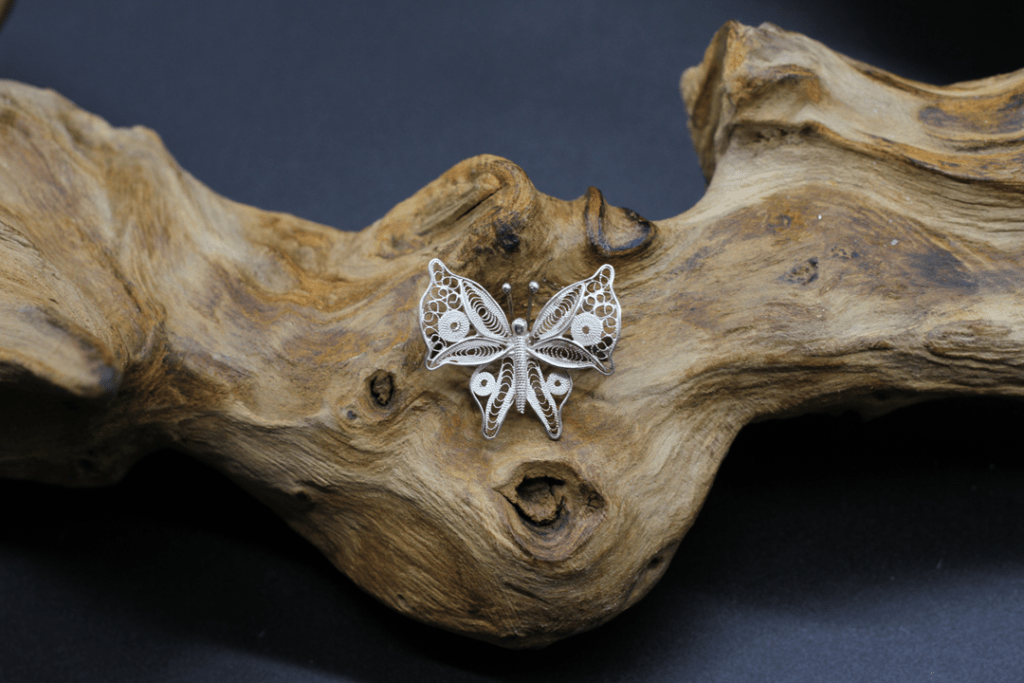 Vint.Ant. Brooch Filigree