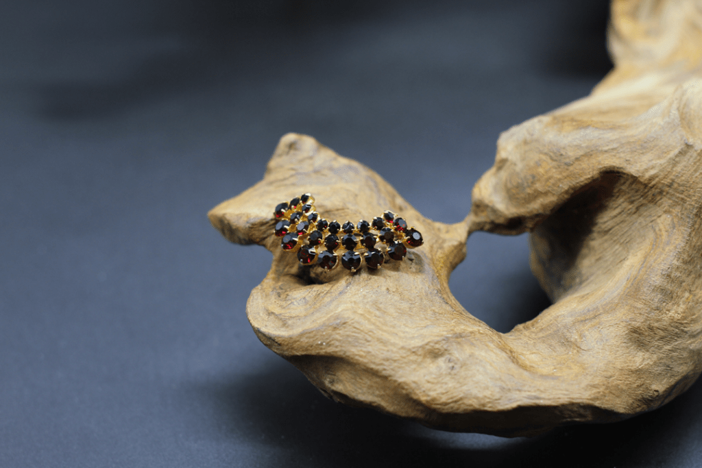 Vint.Ant. Rhinestone Brooch Red